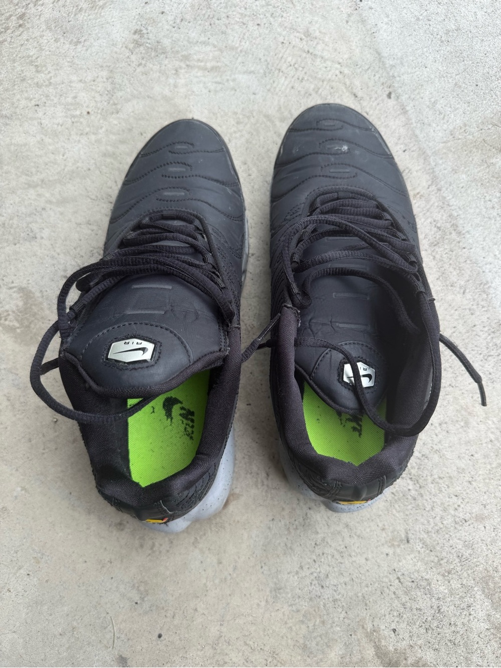Nike Men's Black Athletic Sneakers with Gray Sole - Picture 2 of 5